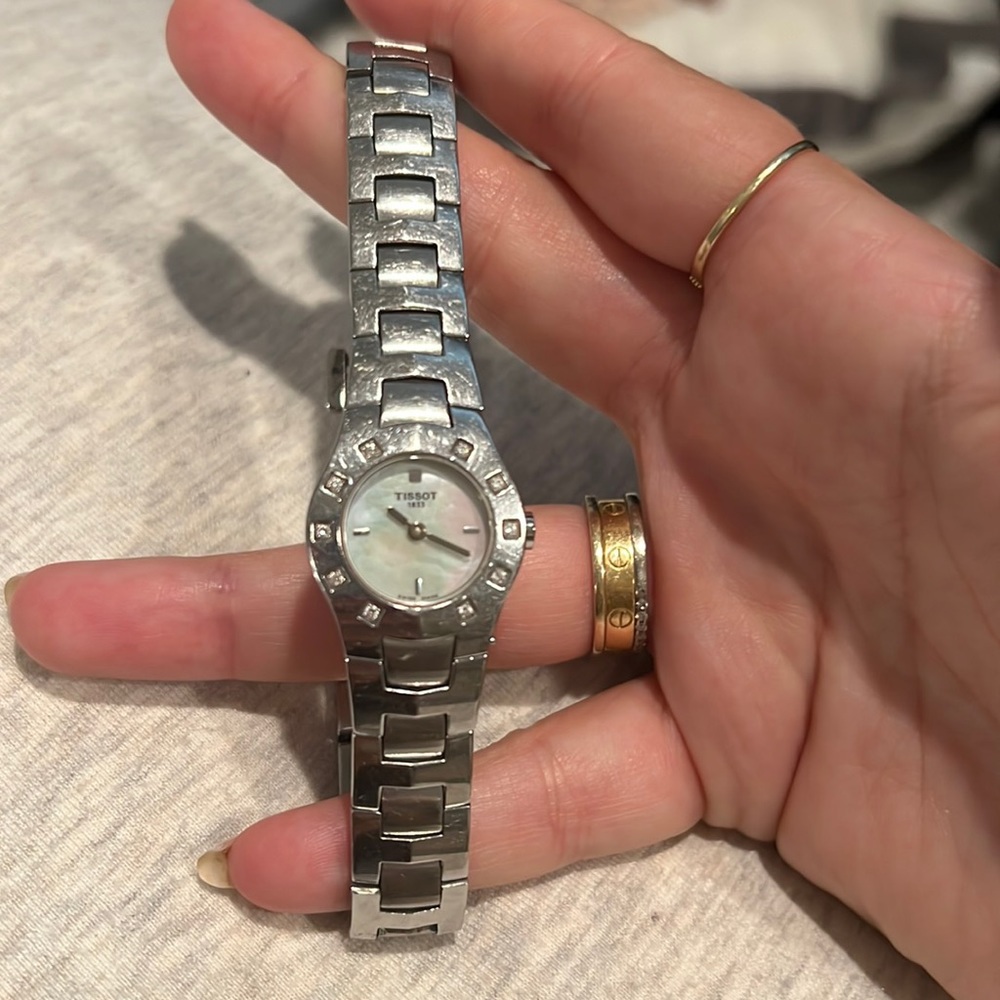 Tissot 1853 L521 Mother Of Pearl Diamond Swiss Made Women's Stainless